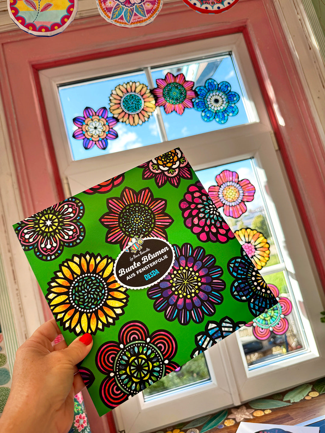 14 große, bunte Blumen aus Fensterfolie
