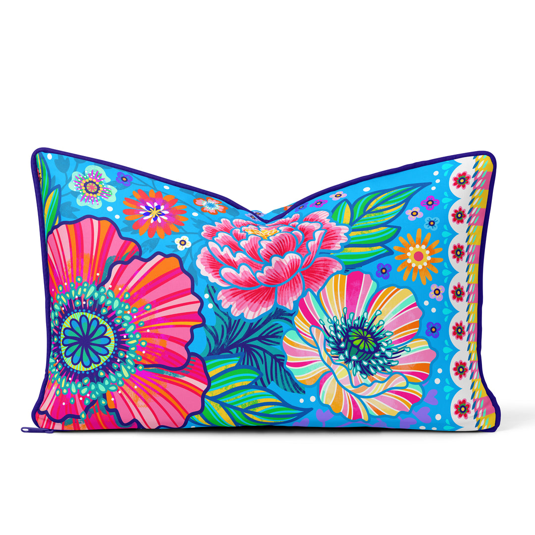 Lieblingskissen – Blumenzauber hellblau 60 cm x 30 cm