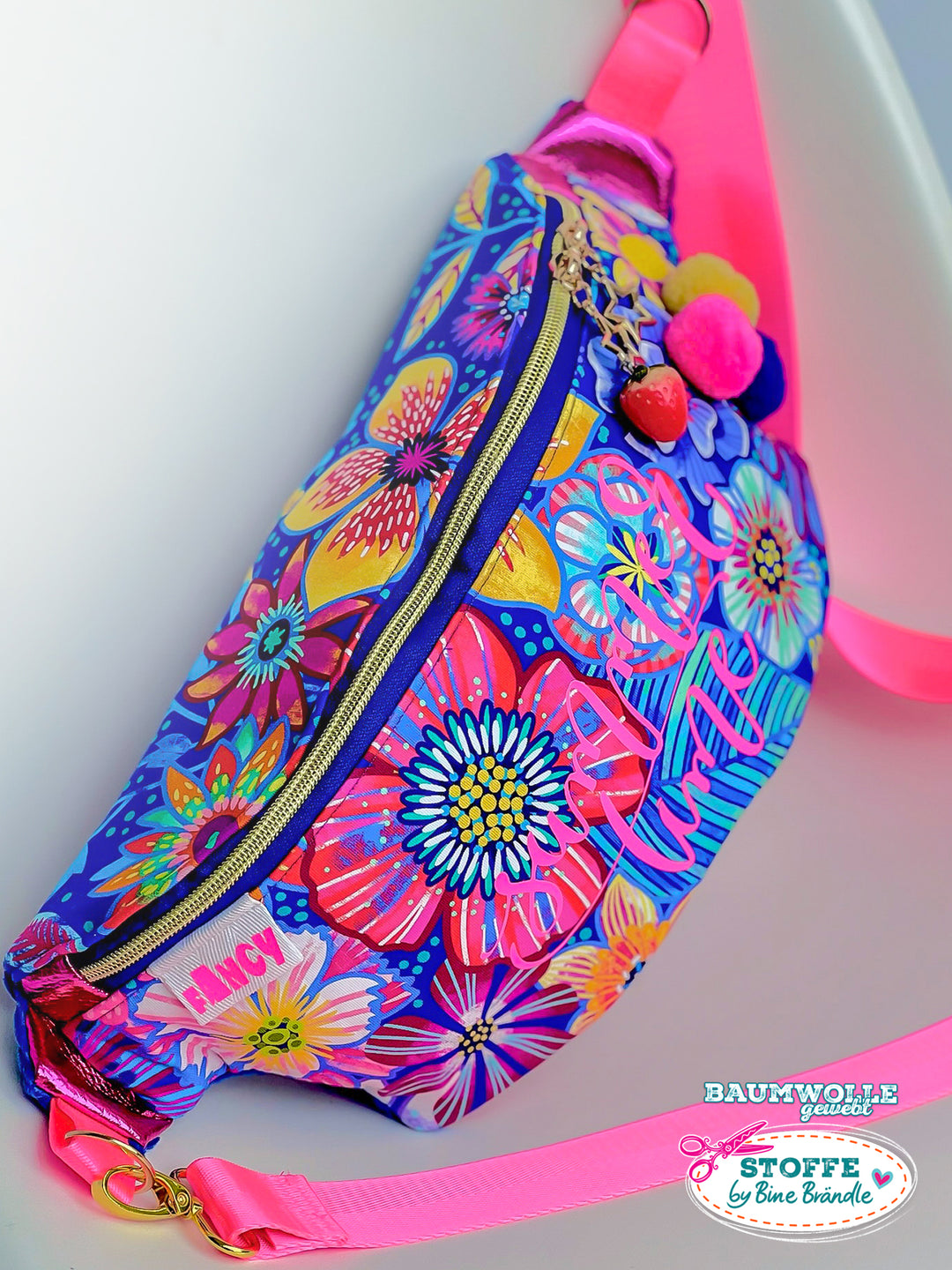 Blumenmeer Dunkelblau - Stoff Klassiker