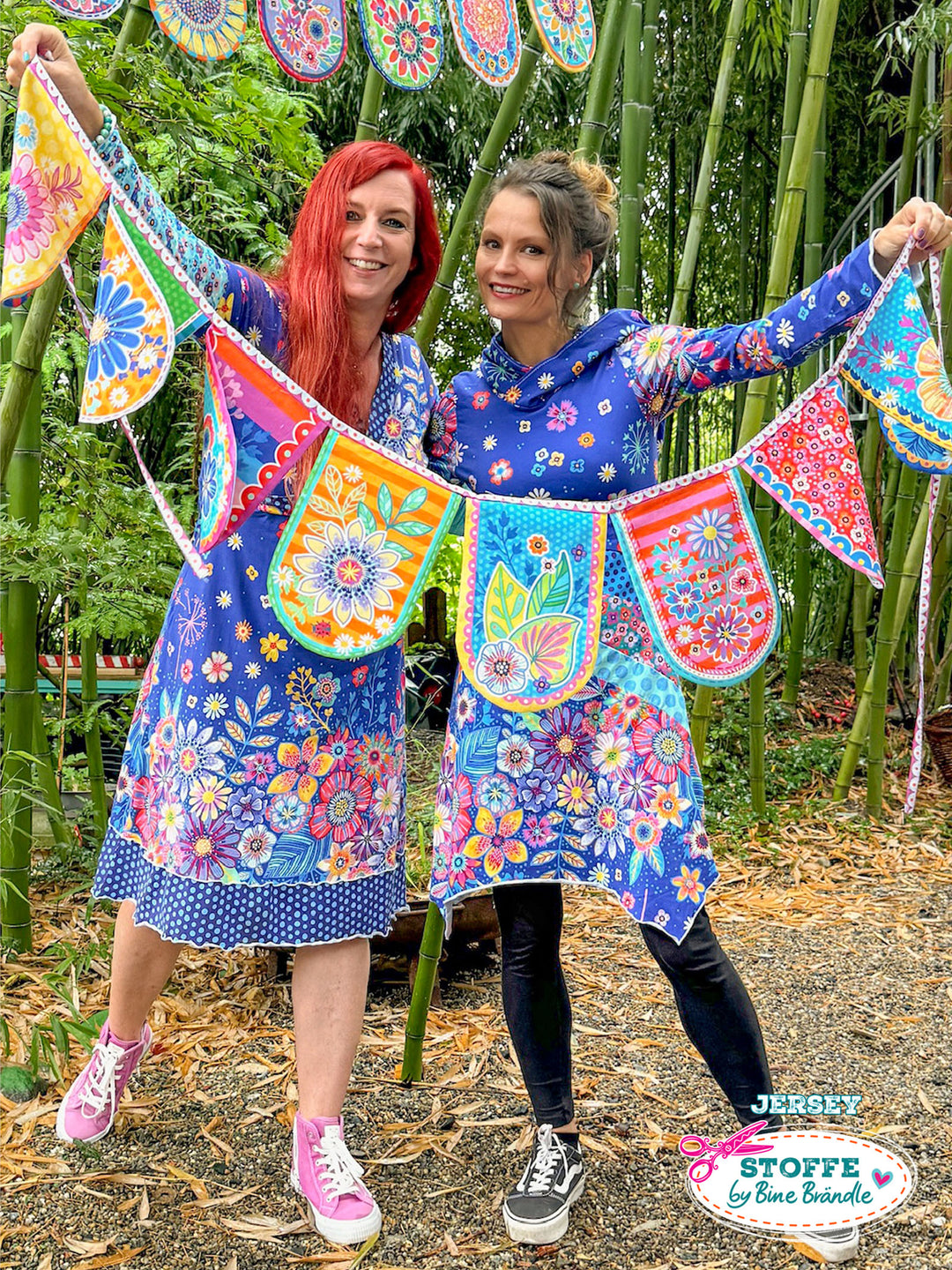 Blumenmeer Dunkelblau - Stoff Klassiker