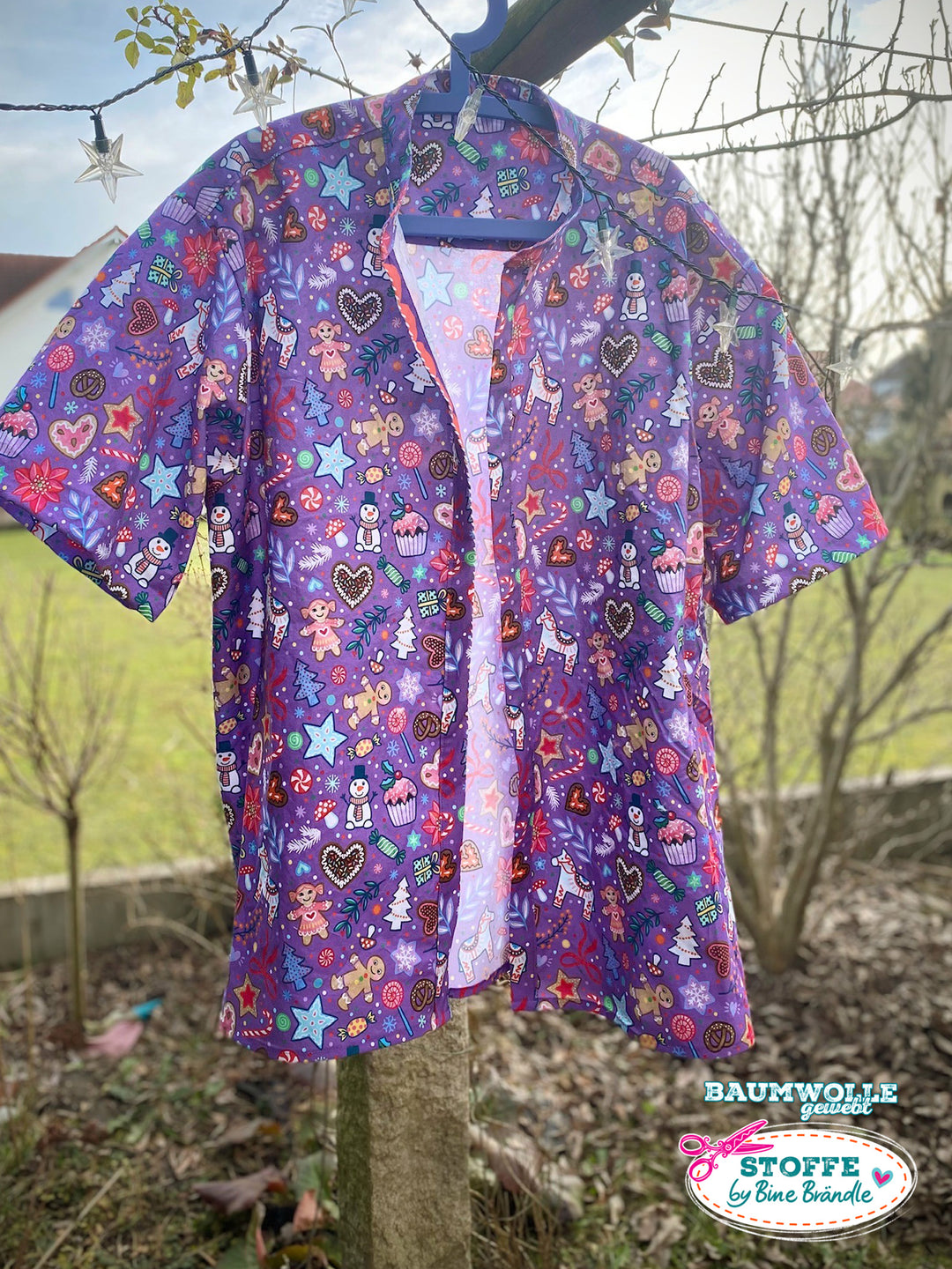 Weihnachtskonfetti lila - Stoff Klassiker
