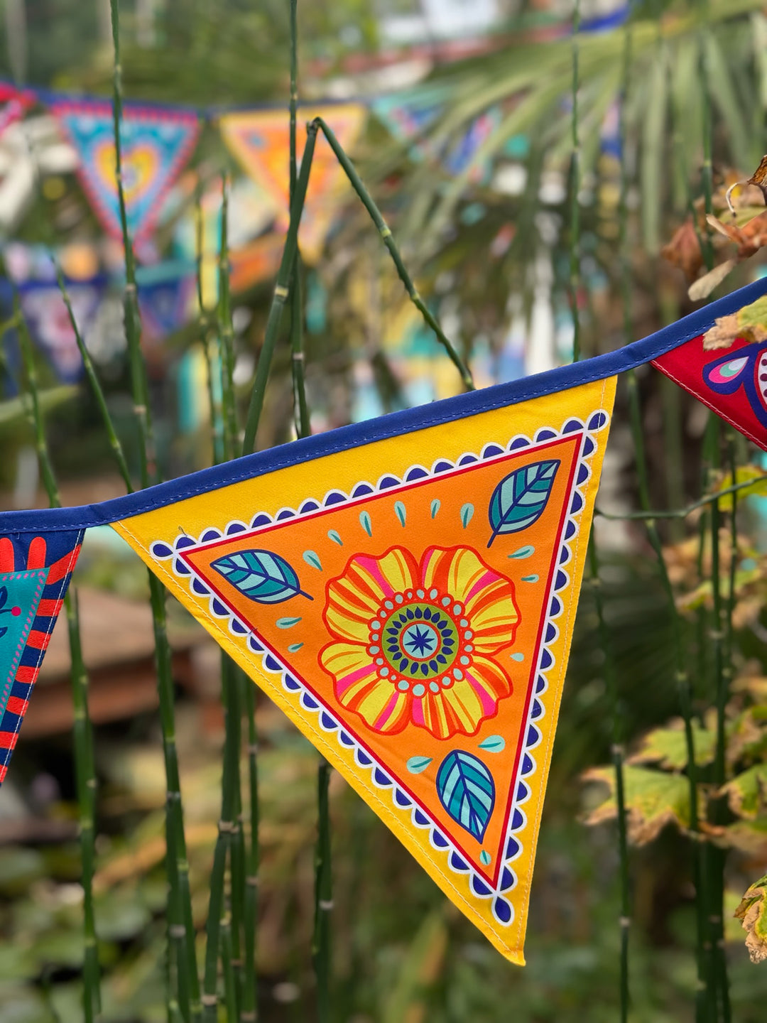 WIMPELGIRLANDE BLÜTEN