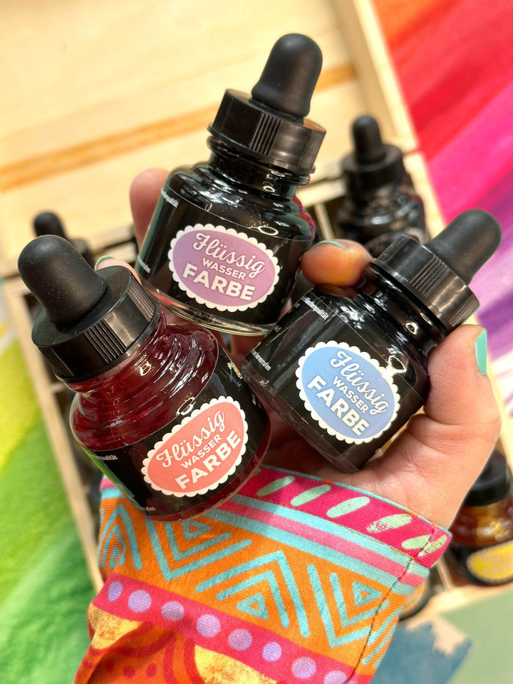 DESDA Flüssigwasserfarben Set mit 16 Farben in Holzkiste