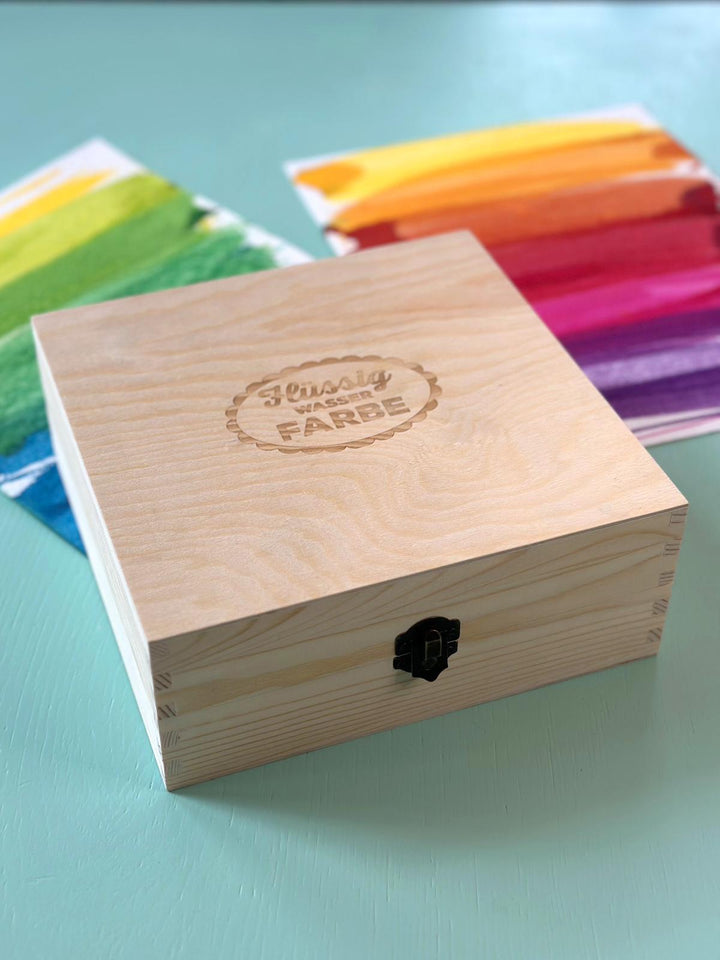 DESDA Flüssigwasserfarben Set mit 16 Farben in Holzkiste