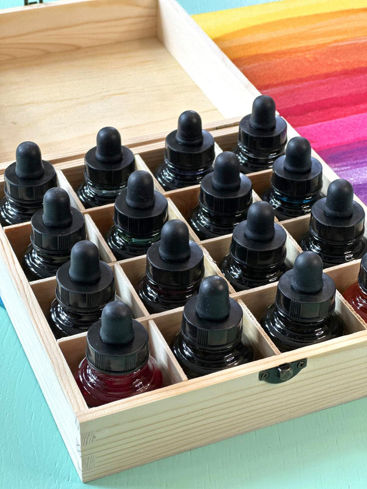 DESDA Flüssigwasserfarben Set mit 16 Farben in Holzkiste