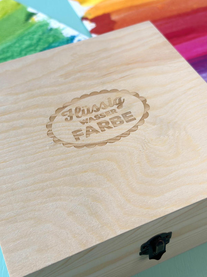 DESDA Flüssigwasserfarben Set mit 16 Farben in Holzkiste